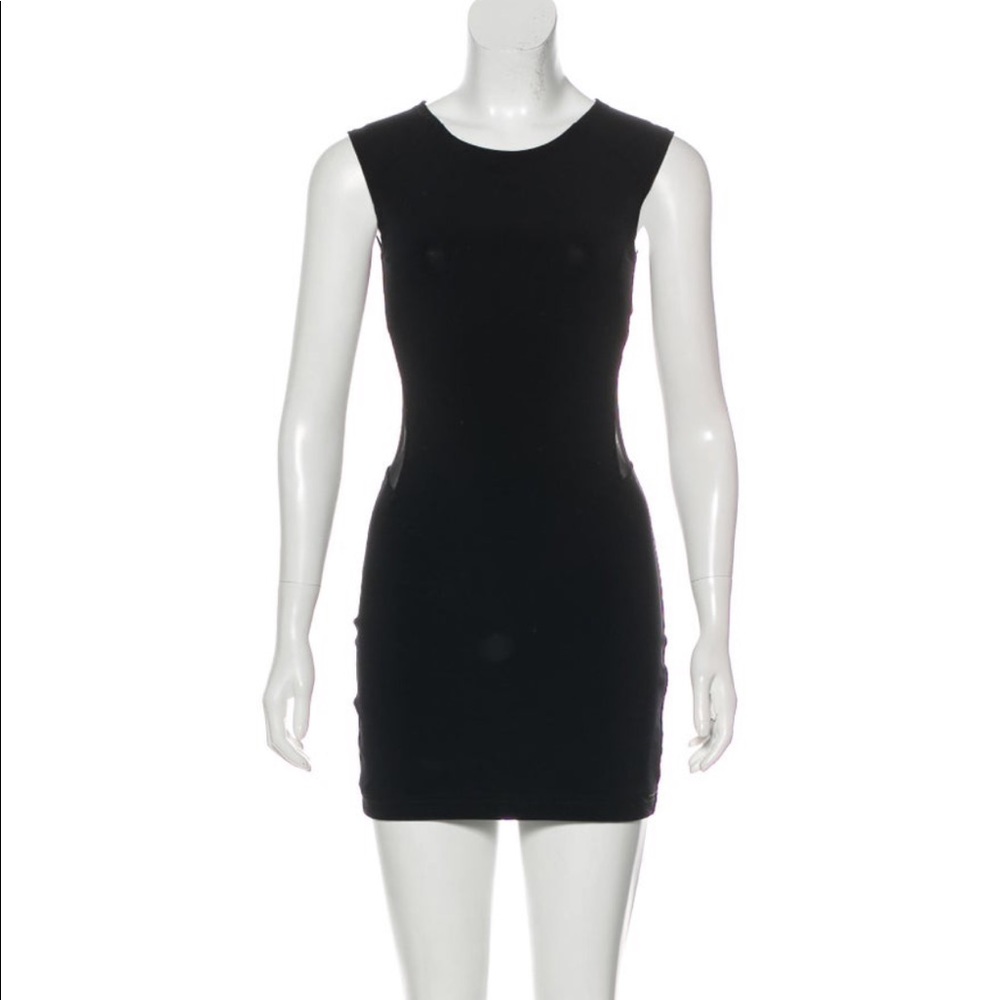 ELIZABETH AND JAMES
Bodycon Mini Dress
Size: XXS